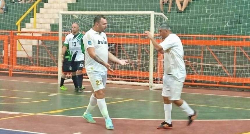 Piola Vago debutó con una gran victoria en el Fútsal Veteranos