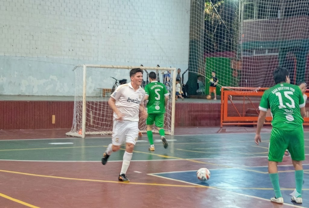 Piola Vago se hizo fuerte en el segundo tiempo y gole&oacute; 8-4 a Tay&iacute; 