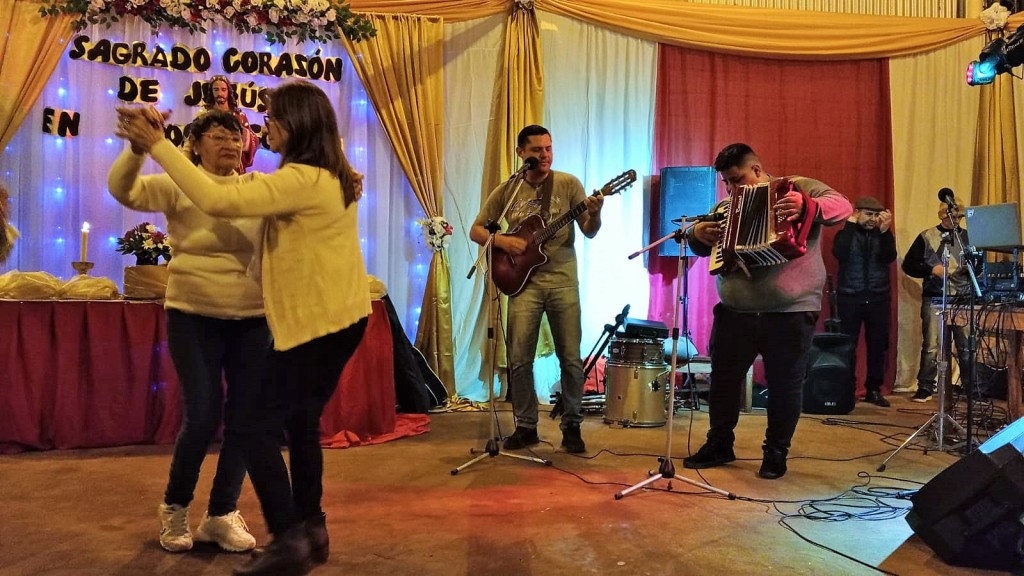 Serenata al Sagrado Corazón de Jesús con Alto Show