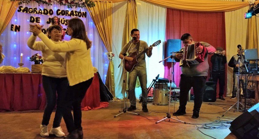 Serenata al Sagrado Corazón de Jesús con Alto Show