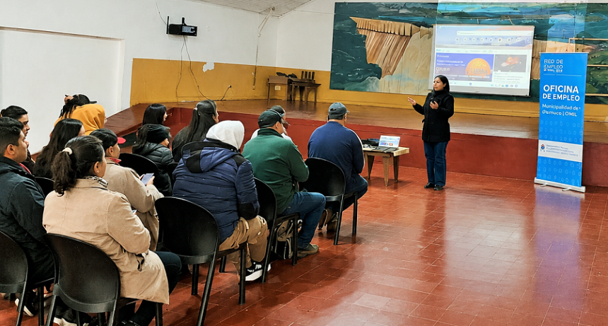 Charla sobre financiamiento provincial en Puerto Libertad
