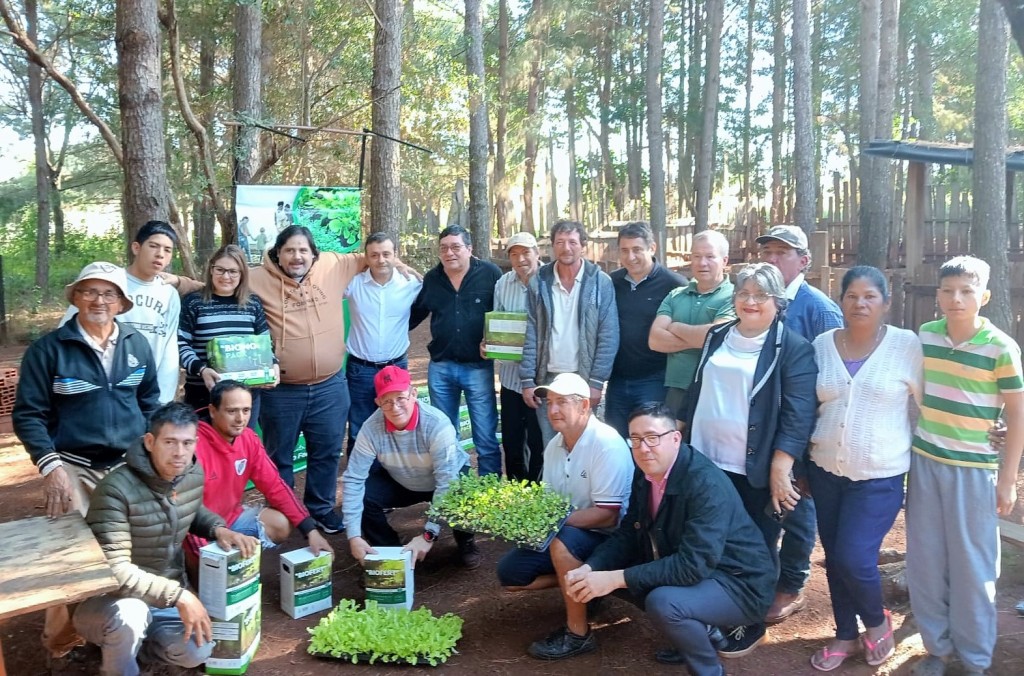 Oscar Herrera Ahuad visitó a productores de Puerto Libertad y reafirmó su compromiso con el sector agrícola