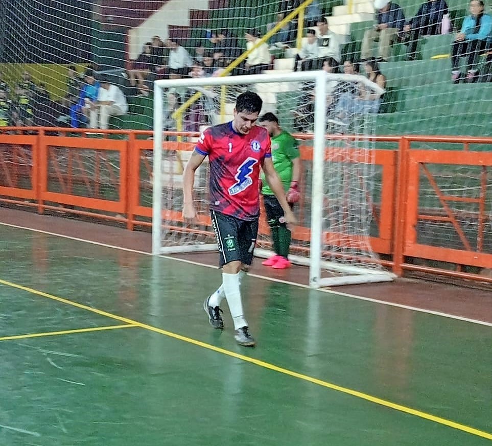 Futsal Súper 8: Con los guantes de Javier Lovera, Electro-Wan está en semifinales