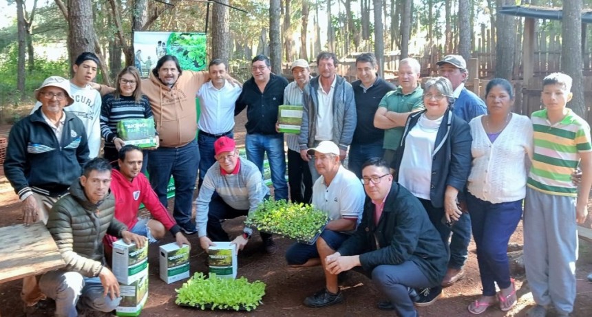 Oscar Herrera Ahuad visitó a productores de Puerto Libertad y reafirmó su compromiso con el sector agrícola