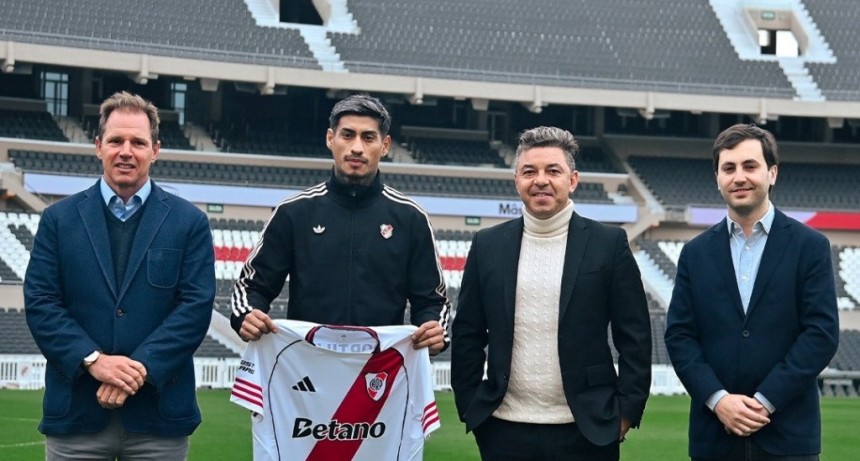 Juan Carlos Portillo firmó contrato y es oficialmente jugador de River Plate