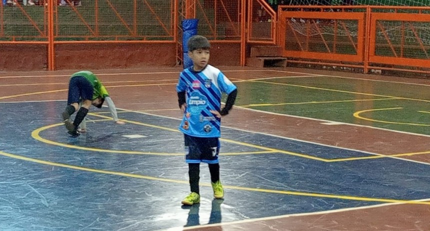 FUTSAL Sub 8: Cataratas FC hizo la tarea en el primer tiempo y venció a Lomas Blanca  