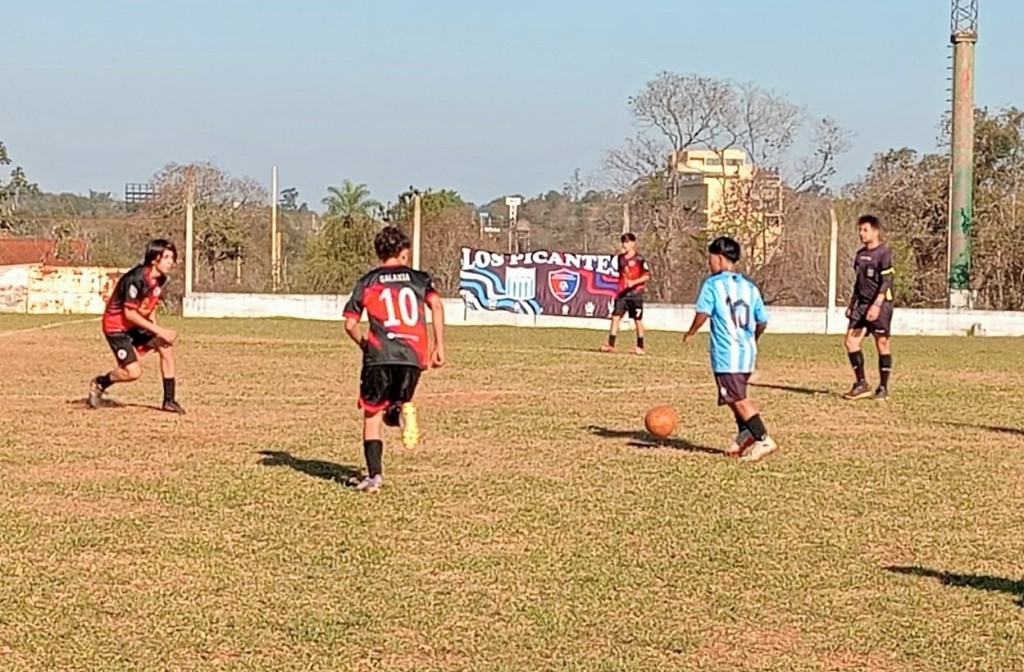 Galaxia no pudo con Villa Nueva Rojo pero se mantiene en la punta