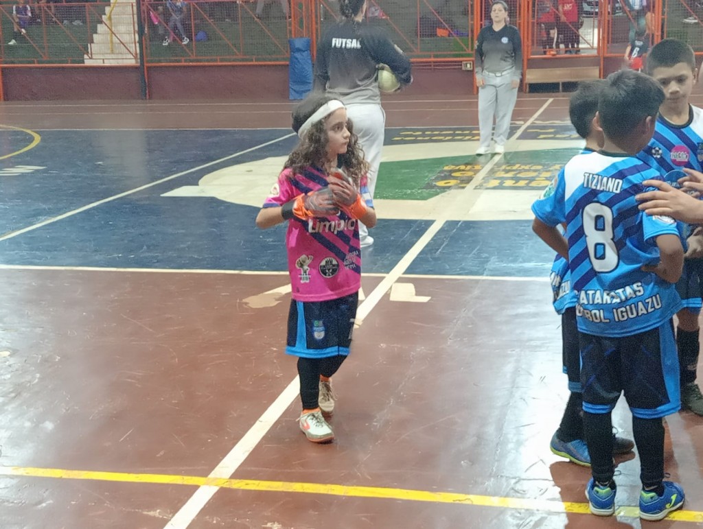 FUTSAL Sub-8: Cataratas ganó y se consolida en la punta.