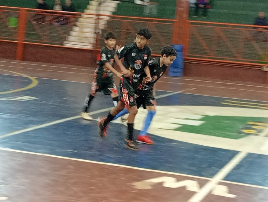 FUTSAL Sub-12: Club Alegre a un punto de las semis.