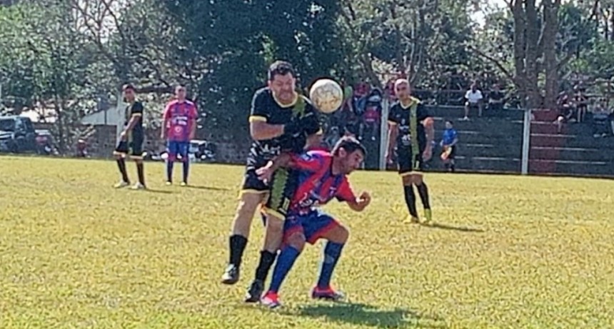 Futbol Veteranos: Atlético Unido e Itatí no pudieron romper el cero