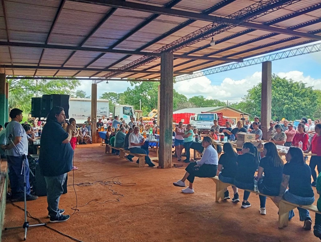 La Municipalidad homenajeó a sus trabajadores municipales con un agasajo y el anuncio de un bono del $50 Mil
